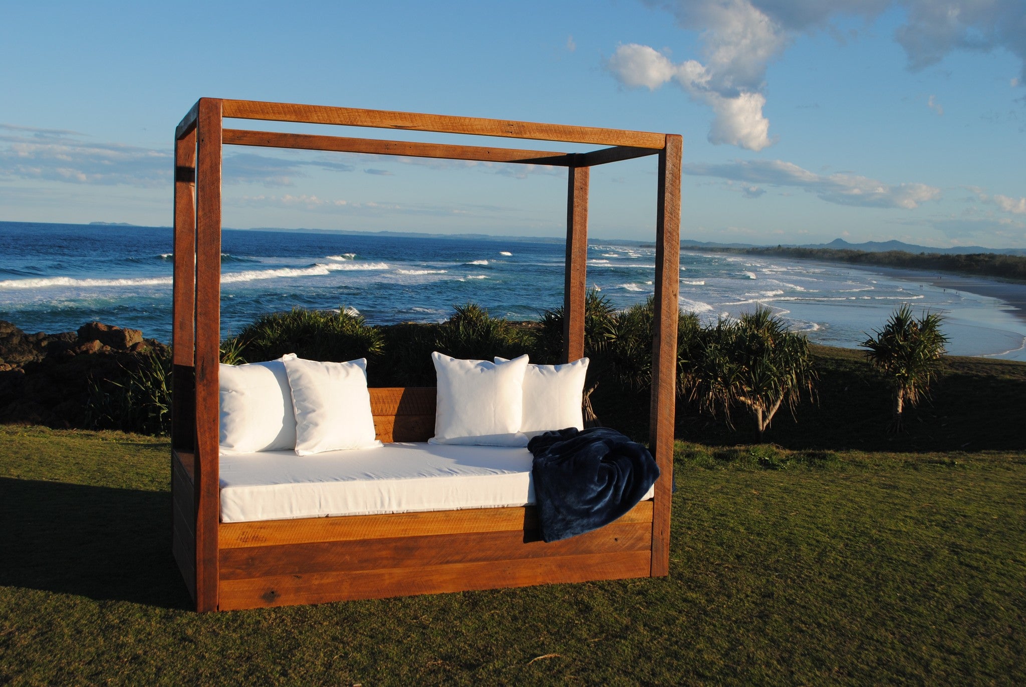 Four Poster Daybed