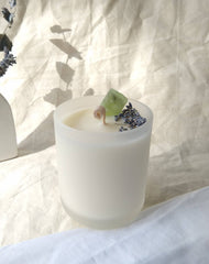 Eucalyptus with Green Calcite CALMING + PROSPERITY: 18+ Hours Burn Time